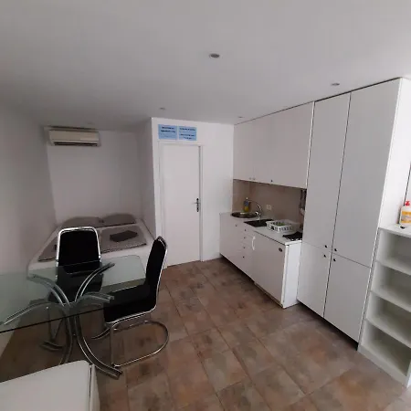Luka Apartament *